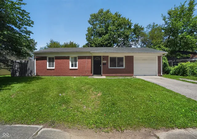 2nd image of 3720 N Brentwood Ave, Indianapolis, IN 46235 | MLS# 22098255