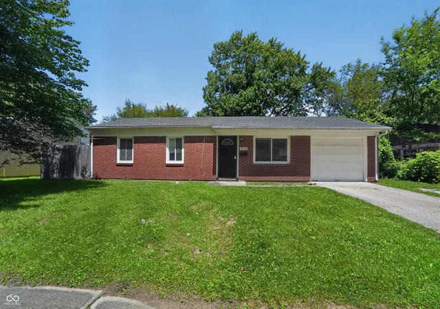 3rd image of 3720 N Brentwood Ave, Indianapolis, IN 46235 | MLS# 22098255