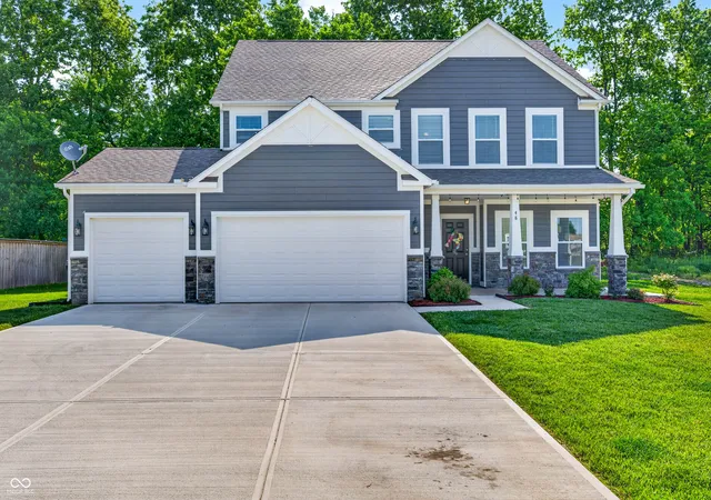 Photo 3 of Single family home for sale at 48 Manchester Dr, Trafalgar, IN 46181 | MLS# 22098260 | Listing updated on 2026-09-01