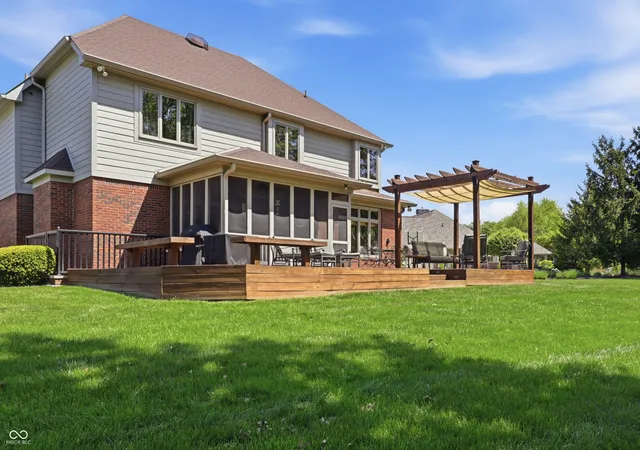Homes for sale in Greenwood, IN | 1240 Eagle View Ct, Greenwood, IN 46143 | MLS# 22098265