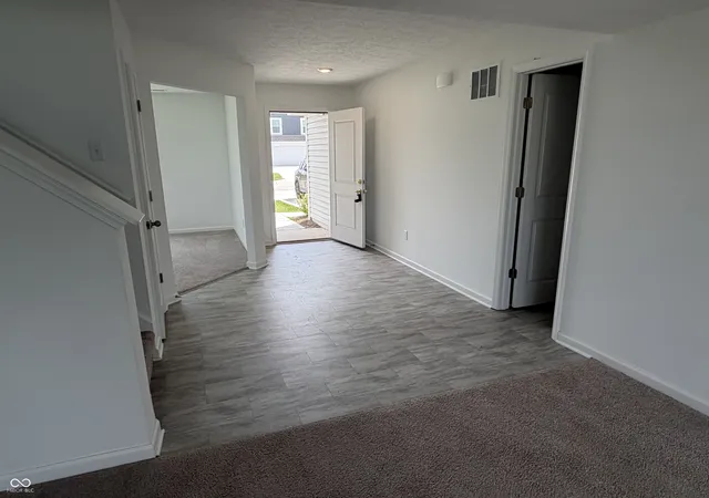 5th image of 6652 W Sailboat Dr, Greenfield, IN 46140 | MLS# 22098279