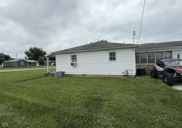 Photo 3 of Sale Pending at 1504 N East St, Greensburg, IN 47240 | MLS# 22098284 | Listing updated on 2026-09-10