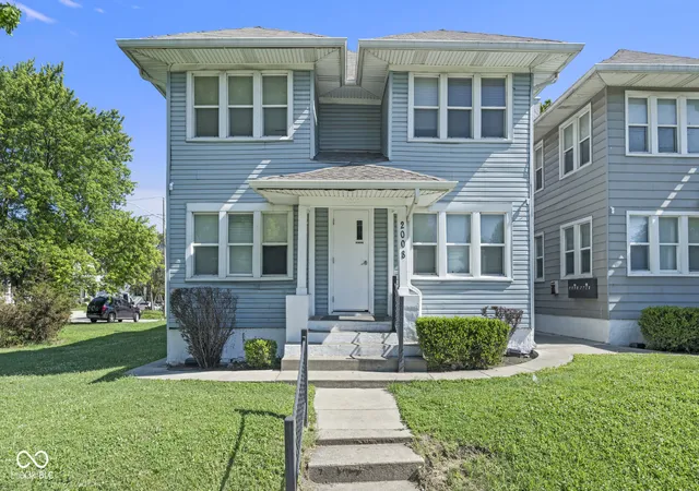 2nd image of 2008 / 2012 E Washington St, Indianapolis, IN 46201 | MLS# 22098301