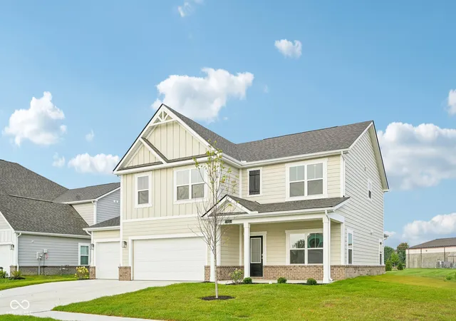 Photo 3 of Single family home for sale at 552 Portside Dr, Avon, IN 46123 | MLS# 22098377 | Listing updated on 2026-09-22