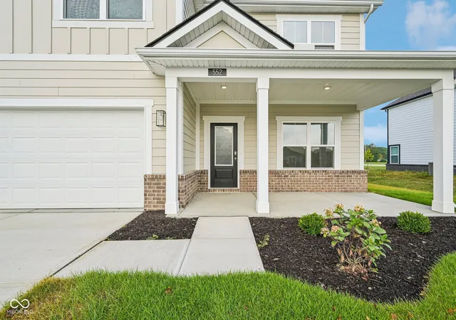 Photo 3 of Single family home for sale at 552 Portside Dr, Avon, IN 46123 | MLS# 22098377 | Listing updated on 2026-09-22