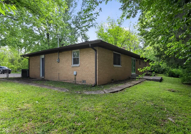 Photo 4 of Sale Pending at 4600 E 42nd Street, Indianapolis, IN 46226 | MLS# 22098378 | Listing updated on 2026-09-25