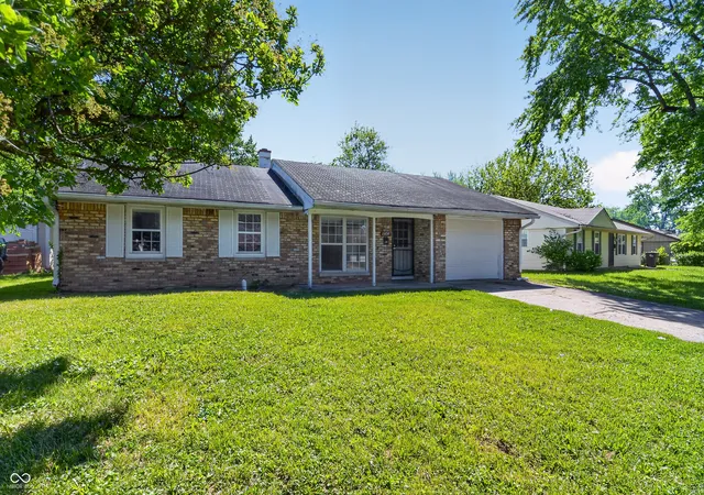 2nd image of 4043 Alsace Pl, Indianapolis, IN 46226 | MLS# 22098409