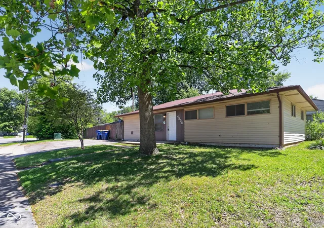 3rd image of 4955 N Kenyon Dr, Indianapolis, IN 46226 | MLS# 22098429