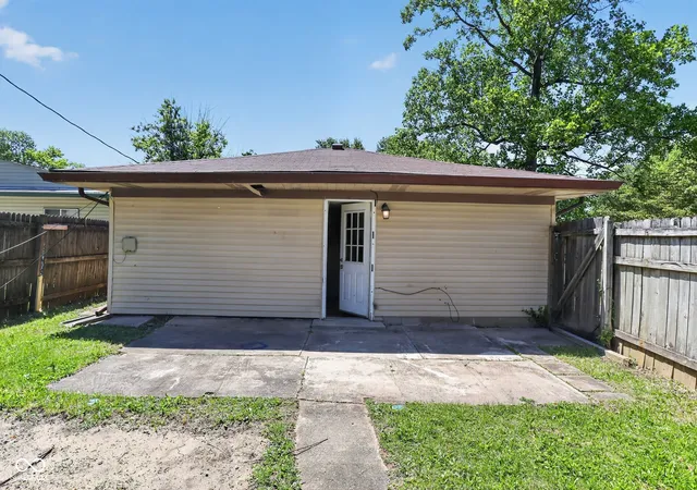 5th image of 4955 N Kenyon Dr, Indianapolis, IN 46226 | MLS# 22098429