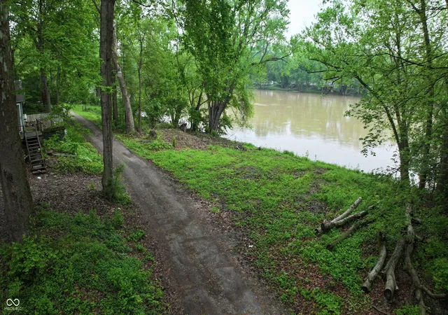 3rd image of 2426 W Gleitze Dr, Logansport, IN 46947 | MLS# 22098467