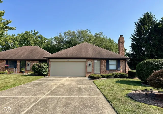 2nd image of 817 Eagle Pkwy, Brownsburg, IN 46112 | MLS# 22098476