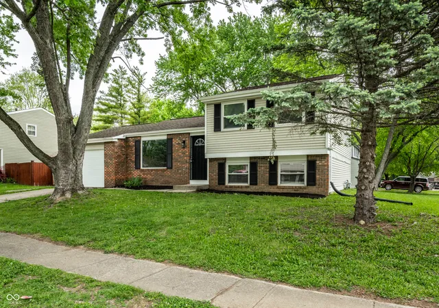 2nd image of 1501 Butternut Ln, Indianapolis, IN 46234 | MLS# 22098477