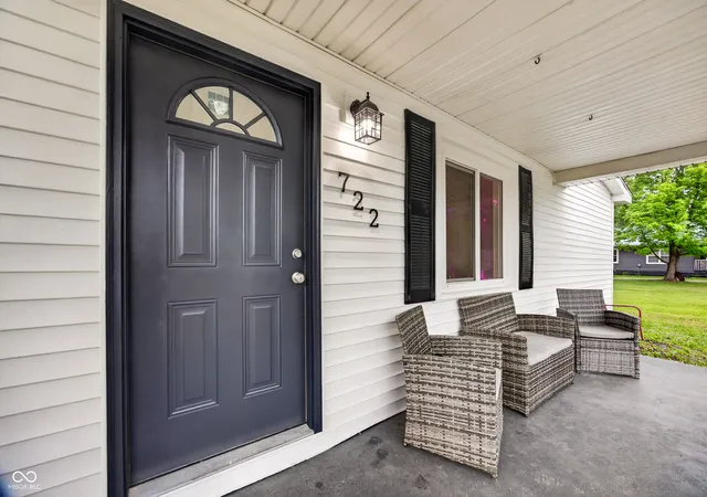 Photo 3 of Sale Pending at 722 N Main St, Sullivan, IN 47882 | MLS# 22098538 | Listing updated on 2026-08-16