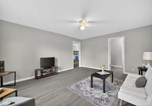 Photo 4 of Sale Pending at 722 N Main St, Sullivan, IN 47882 | MLS# 22098538 | Listing updated on 2026-08-16