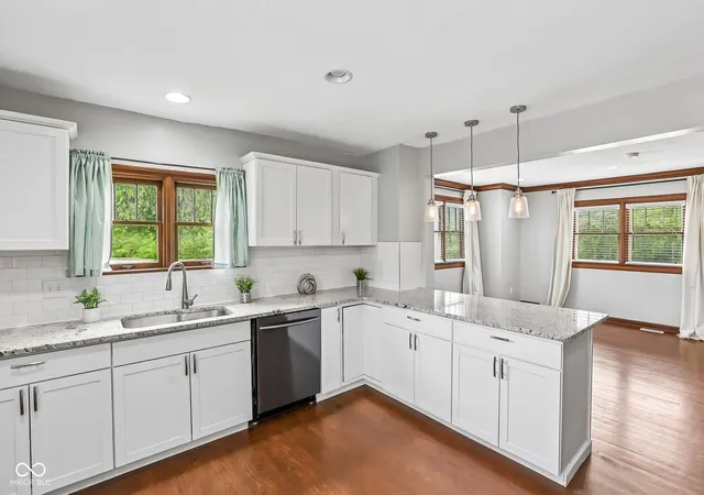 Photo 4 of Single family home for sale at 20 E Pleasant Run Pkwy N Dr, Indianapolis, IN 46225 | MLS# 22098550 | Listing updated on 2026-09-21
