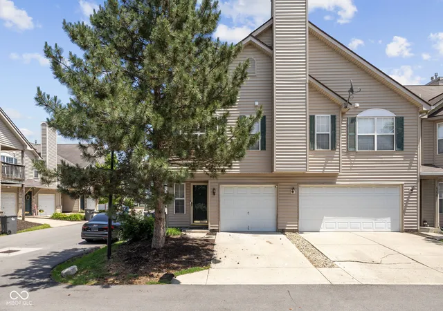 Photo 1 of Condo for sale at 4827 Flt Stone Pl, Indianapolis, IN 46268 | MLS# 22098574 | Listing updated on 2026-10-27