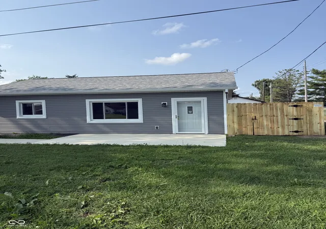 2nd image of 106 W Chestnut St, Fairland, IN 46126 | MLS# 22098580