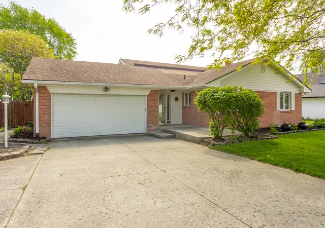 Photo 3 of Single family home for sale at 745 N Madison St, Fortville, IN 46040 | MLS# 22098616 | Listing updated on 2026-08-28