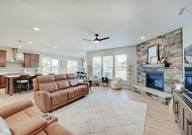 2nd image of 4068 Berry Chase Blvd, Greenwood, IN 46143 | MLS# 22098648