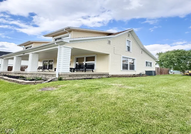 2nd image of 219 S Brown St, Winchester, IN 47394 | MLS# 22098711
