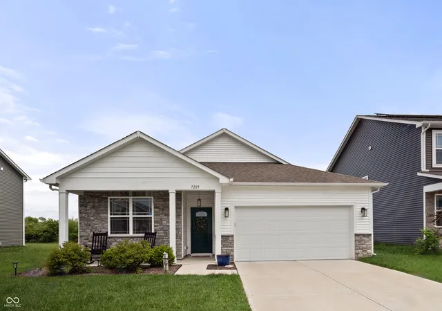 Homes for sale in Camby, IN | 7209 Parkstay Ln, Camby, IN 46113 | MLS# 22098714