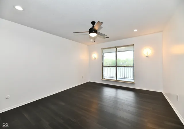 Photo 4 of Townhouse for sale at 3016 Lake Shore Dr #E, Indianapolis, IN 46205 | MLS# 22098729 | Listing updated on 2026-10-01
