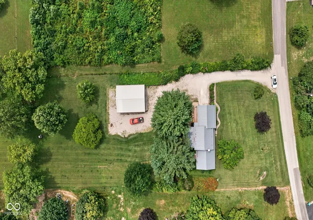 Homes for sale in Bloomington, IN | 1315 W Dittemore Rd, Bloomington, IN 47404 | MLS# 22098732