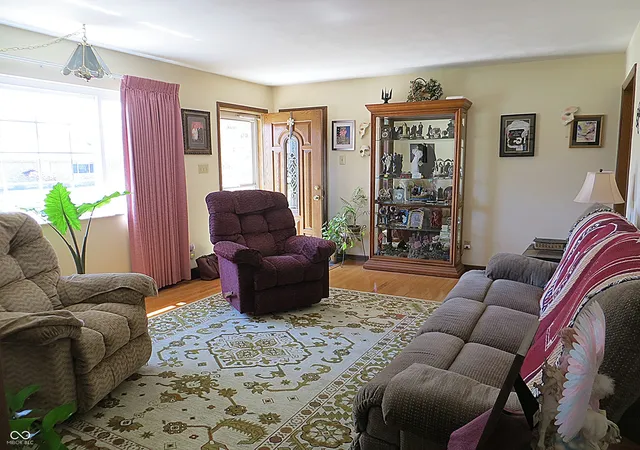 3rd image of 628 W Ralston Rd, Indianapolis, IN 46217 | MLS# 22098871