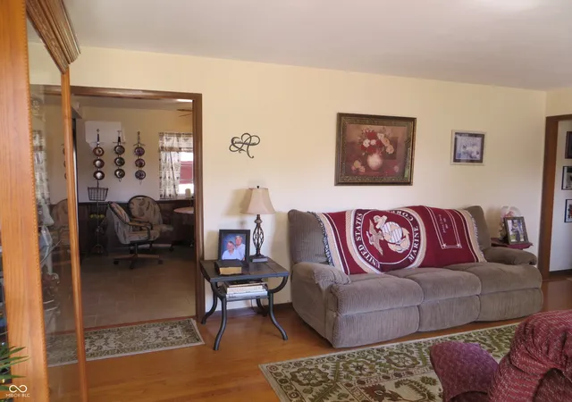 5th image of 628 W Ralston Rd, Indianapolis, IN 46217 | MLS# 22098871