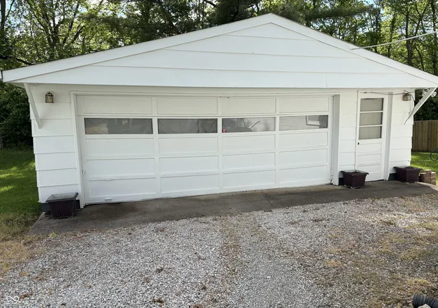 3rd image of 511 Eberhart Dr, Shelbyville, IN 46176 | MLS# 22098888