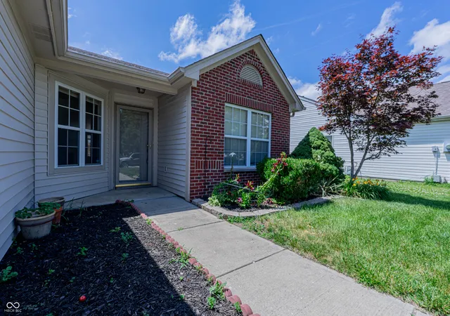 41st image of 7060 Blankenship Ave, Indianapolis, IN 46217 | MLS# 22098902