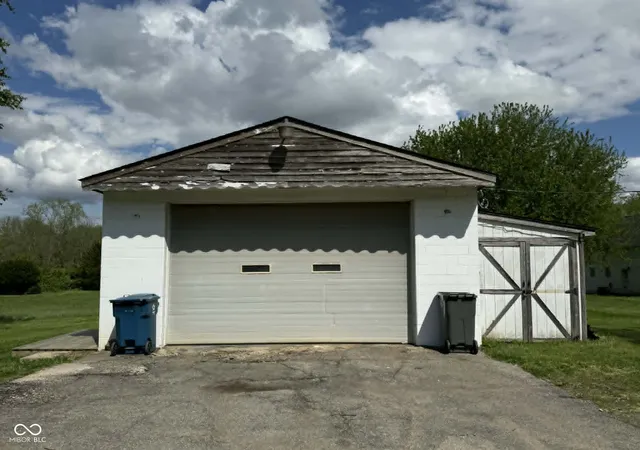 2nd image of 129 Bridgeport Rd, Indianapolis, IN 46231 | MLS# 22098954
