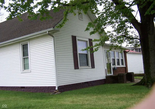 Homes for sale in Seymour, IN | 920 N Ewing St, Seymour, IN 47274 | MLS# 22098996