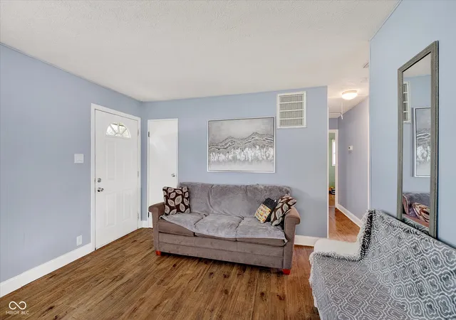 4th image of 449 Southgate Dr, Greenwood, IN 46143 | MLS# 22099040