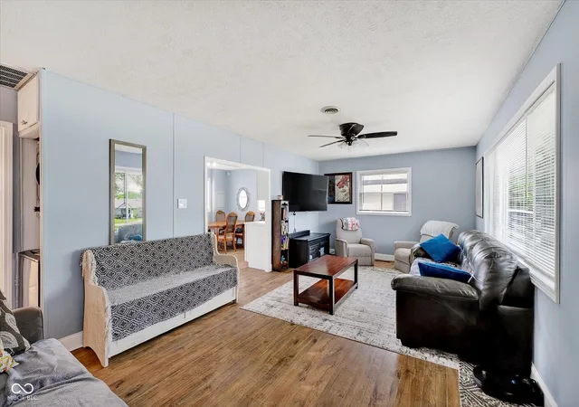 5th image of 449 Southgate Dr, Greenwood, IN 46143 | MLS# 22099040