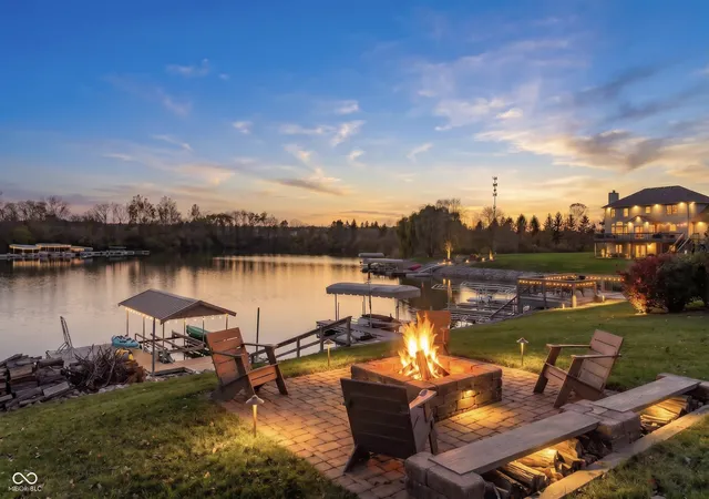 3rd image of 10701 Harbor Bay Dr, Fishers, IN 46040 | MLS# 22099065