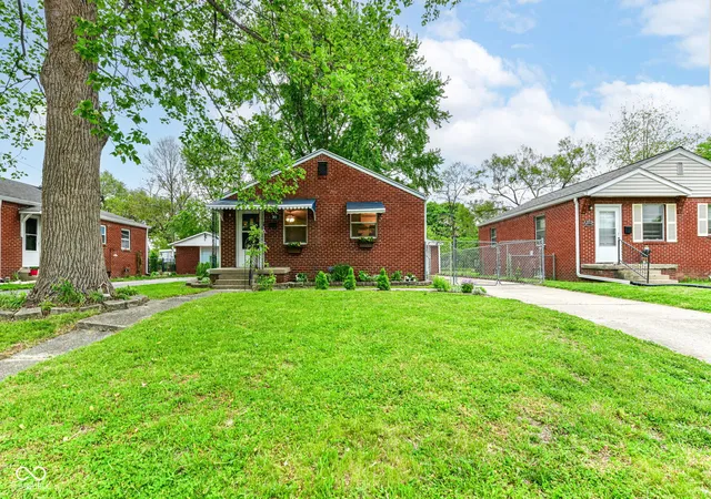 3rd image of 311 S Webster Ave, Indianapolis, IN 46219 | MLS# 22099074