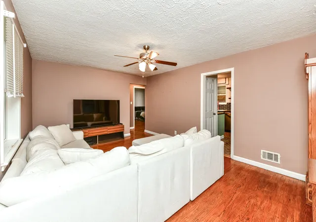 5th image of 311 S Webster Ave, Indianapolis, IN 46219 | MLS# 22099074