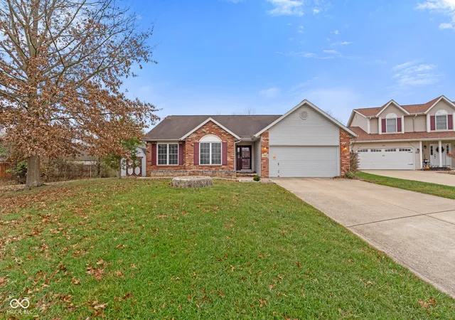 1st image of 1063 S Colchester Ct, Bloomington, IN 47401 | MLS# 22099086