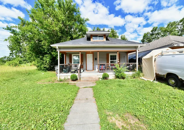Photo 2 of Sale Pending at 918 N Elder Ave, Indianapolis, IN 46222 | MLS# 22099129 | Listing updated on 2026-09-11
