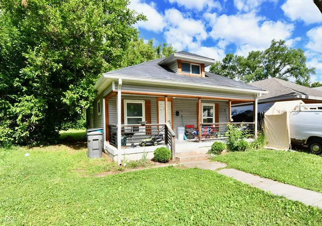 Photo 3 of Sale Pending at 918 N Elder Ave, Indianapolis, IN 46222 | MLS# 22099129 | Listing updated on 2026-09-11