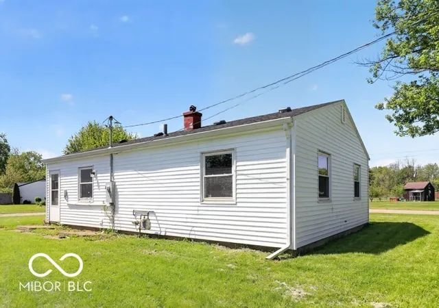Photo 4 of Sale Pending at 1303 S Miller Ave, Marion, IN 46953 | MLS# 22099154 | Listing updated on 2026-05-26
