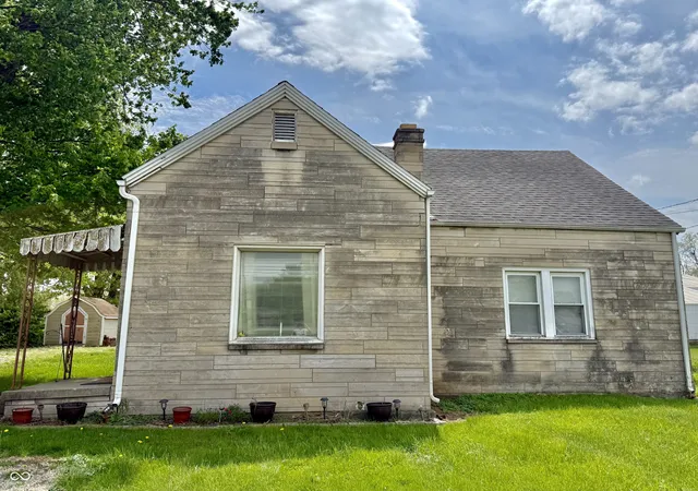 Homes for sale in Muncie, IN | 3205 E Jackson St, Muncie, IN 47303 | MLS# 22099166