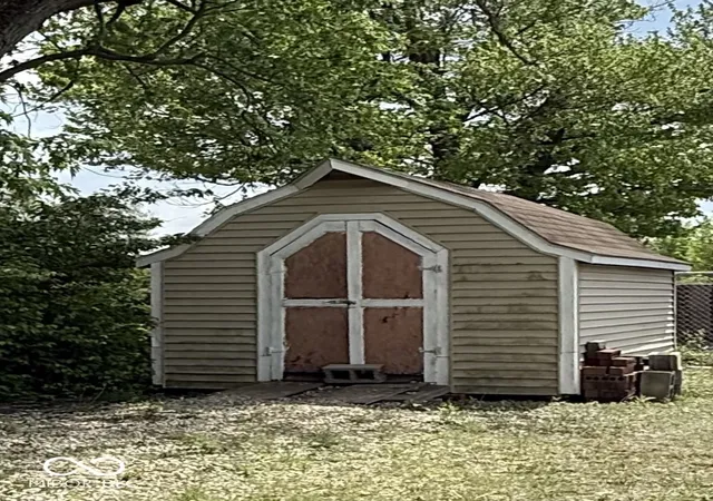 Homes for sale in Muncie, IN | 3205 E Jackson St, Muncie, IN 47303 | MLS# 22099166