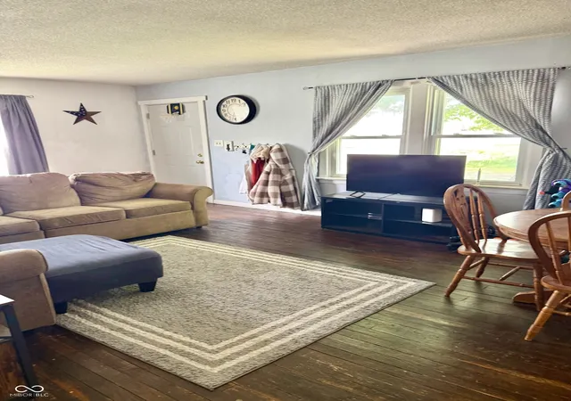 Homes for sale in Muncie, IN | 3205 E Jackson St, Muncie, IN 47303 | MLS# 22099166
