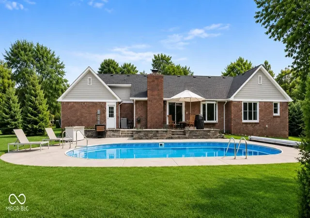 Photo 1 of Sale Pending at 220 Governors Ln, Zionsville, IN 46077 | MLS# 22099169 | Listing updated on 2026-08-24
