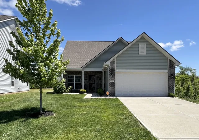Homes for sale in Greenfield, IN | 1583 N Creekwater Pass, Greenfield, IN 46140 | MLS# 22099182