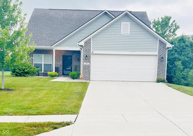 3rd image of 1583 N Creekwater Pass, Greenfield, IN 46140 | MLS# 22099182