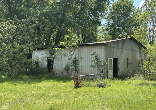 Homes for sale in Austin, IN | 8995 S County Road 825 E, Austin, IN 47102 | MLS# 22099377