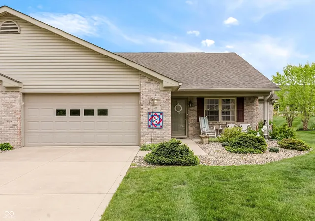 Photo 1 of Single family home for sale at 5517 Blairwood Dr, Indianapolis, IN 46237 | MLS# 22099378 | Listing updated on 2026-08-27